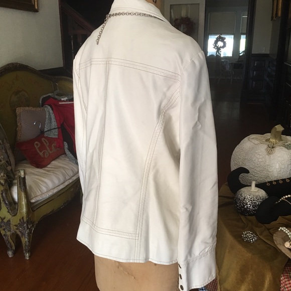 Chico’s cream faux leather  jacket. Size 8 GUC - Picture 3 of 8